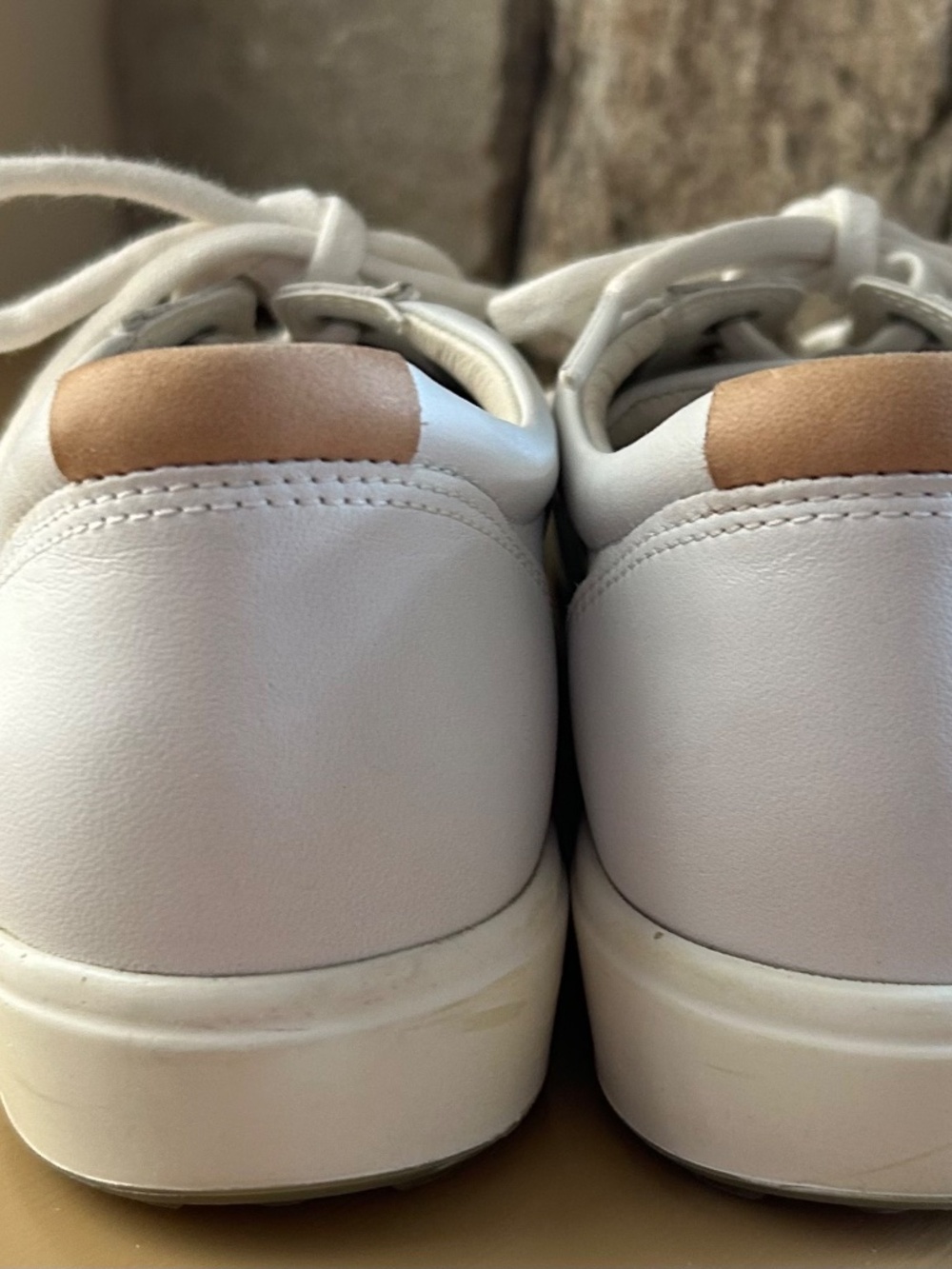Ecco White women's 8.5 casual sneakers - Picture 4 of 13